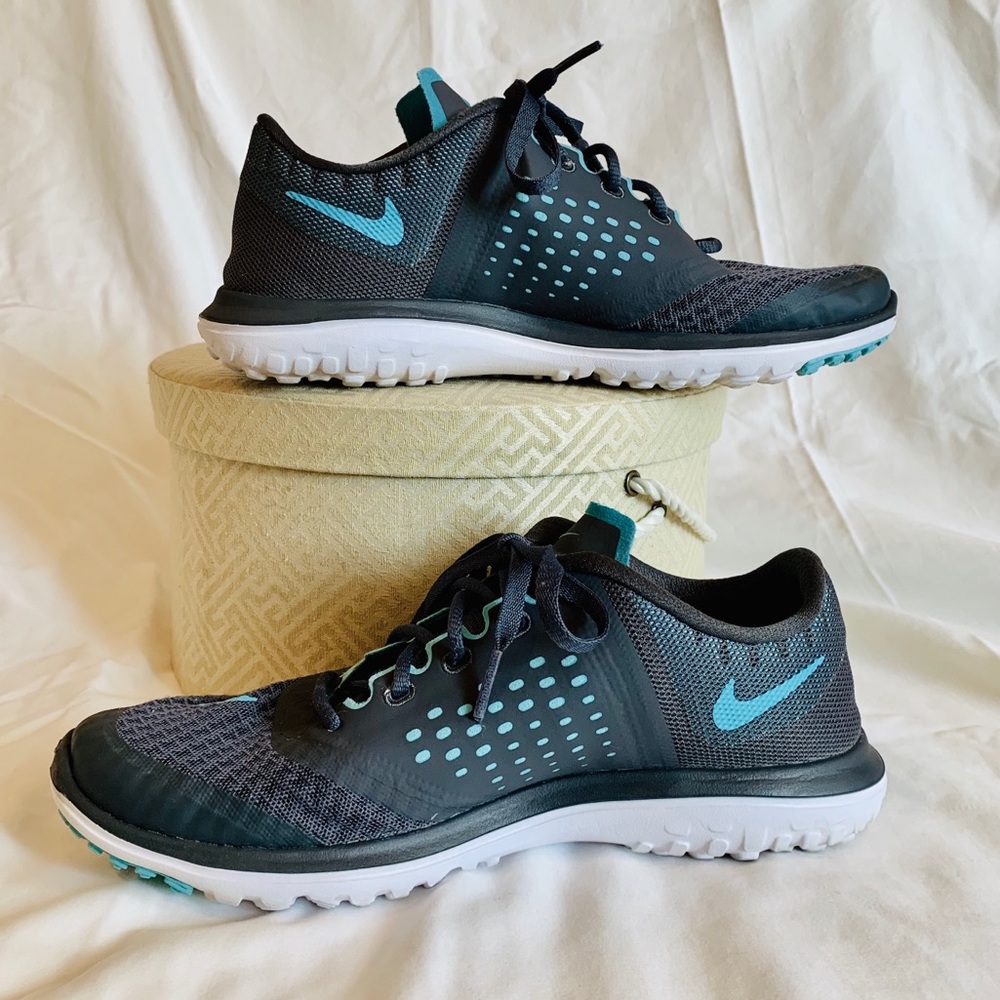 Nike fitsole Running grey turquoise EUC size 6.5